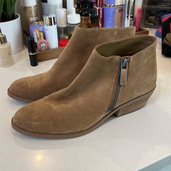 Leather Tan Suede Bootie 1. State, Size 7 - Picture 6 of 6
